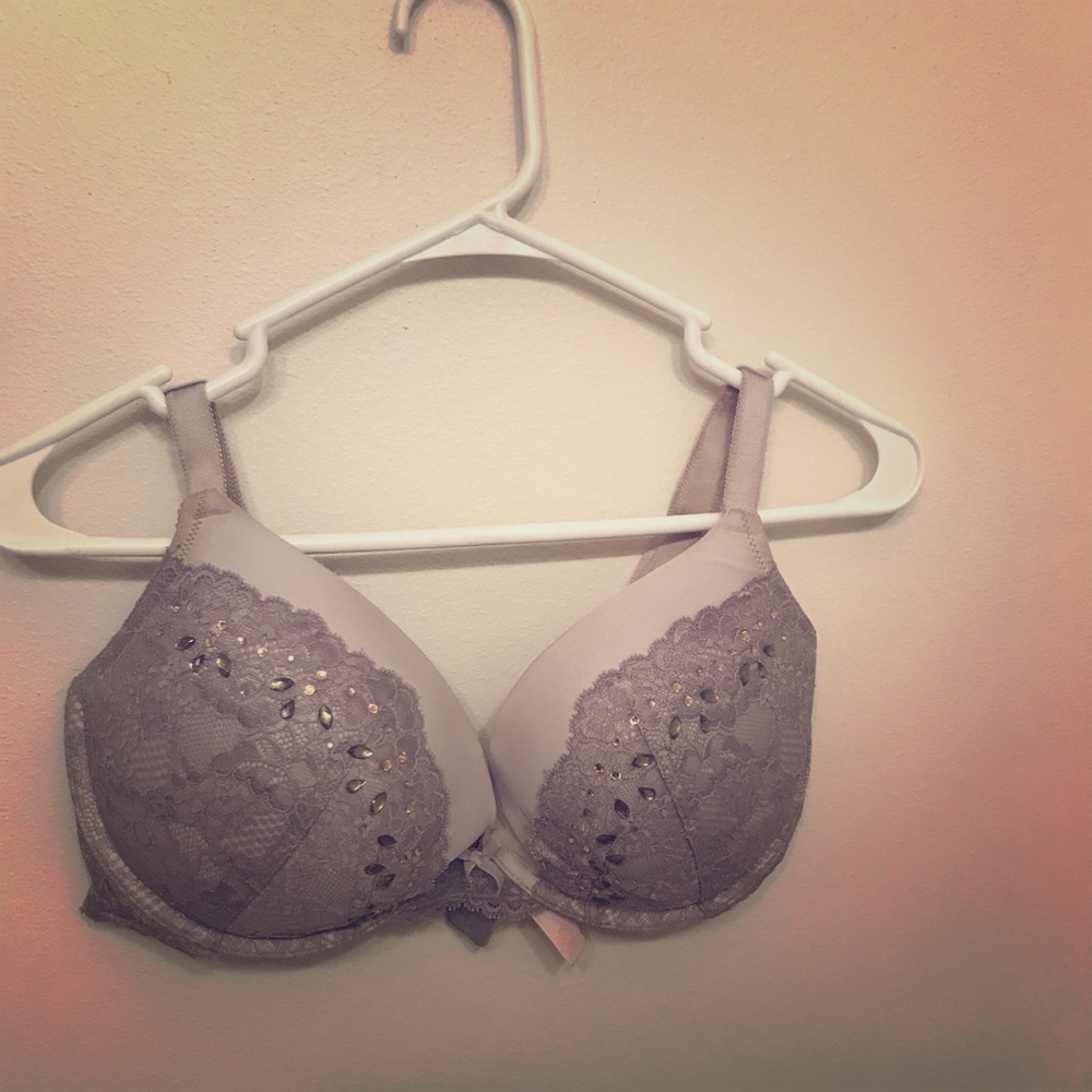 Sequence Victoria Secret push-up bra